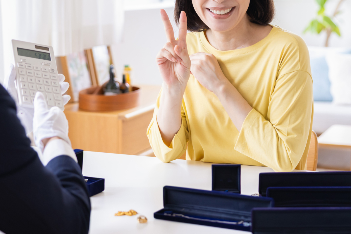 ご自宅でラクラク査定!24時間受付の出張買取